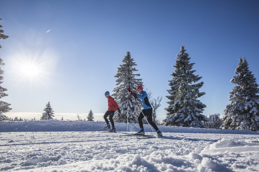 Für begeisterte Langläufer werden im Hochschwarzwald täglich über 700 km Loipen von mehr als 22 Loipenspurgeräten präpariert.