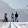 Langlaufen vor der Kulisse der bayerischen Alpen.