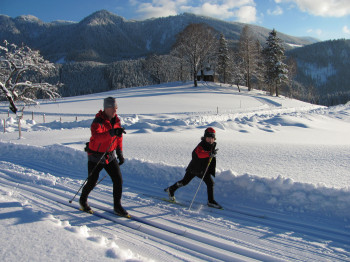 Das Langlaufzentrum führt durch das traumhaft gelegene Hochplateau Hochreit.
