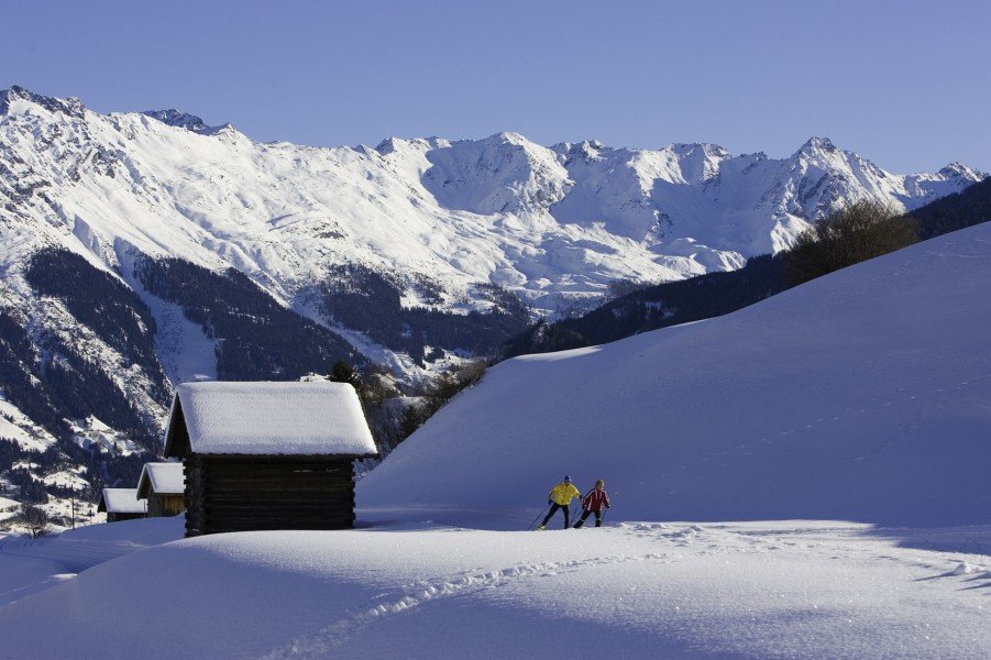 Die Langlaufregion ist eingebettet in eine traumhafte Bergwelt mit imposanten Gipfeln.