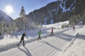 Mehr als 40 Loipenkilometer ziehen sich durch die winterliche Landschaft am Arlberg.