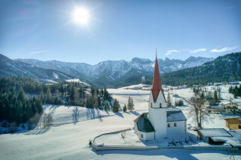 die Pfarrkirche St. Lambert in Steinberg am Rofan