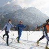 Direkt unterm Schloss Neuschwanstein vorbei führt die beschneite und beleuchtete Neuschwansteinloipe.
