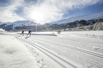 Neue Leute kennenlernen und mit Gleichgesinnten die Loipen im Val Müstair erkunden.