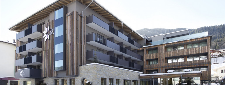Aussen Hotel Edelweiss