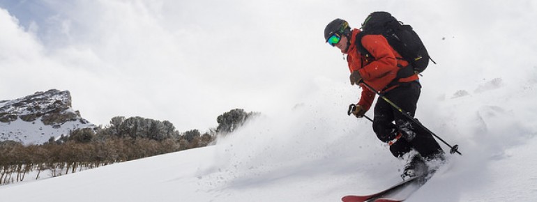 Der Name des Staates leitet sich vom spanischen &#34;nieve&#34; ab